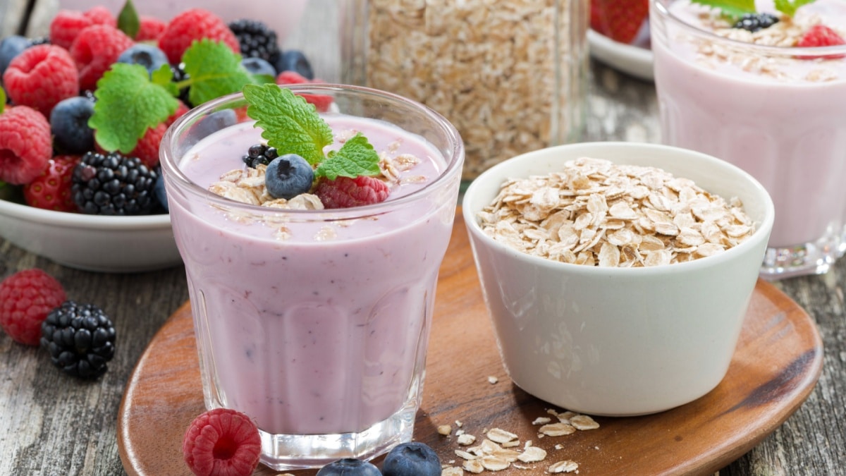 berry smoothie with oatmeal in a glass