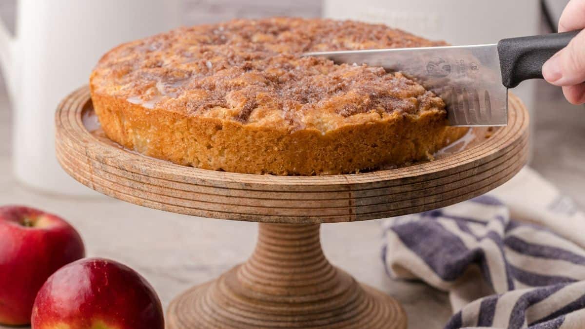 Classic Apple Cake