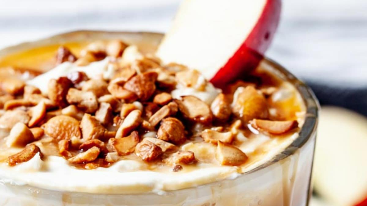Caramel Apple Cheesecake Dip