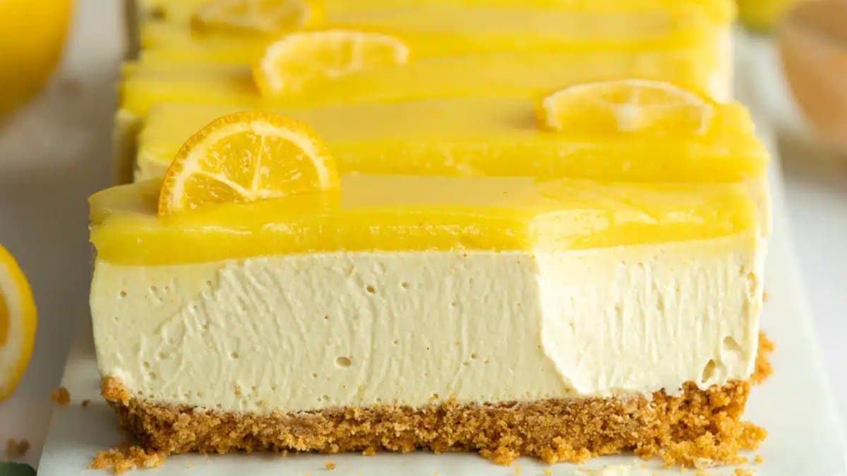 Easy Vegan Lemon Cheesecake Bars