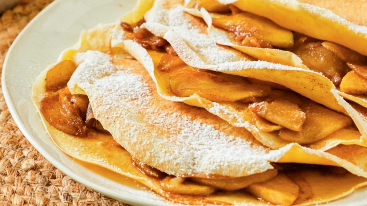 German Apple Filled Pancakes