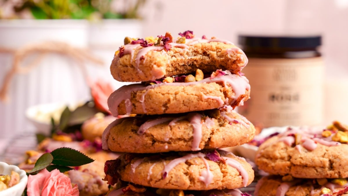 Healthy Pistachio Rose Cookies