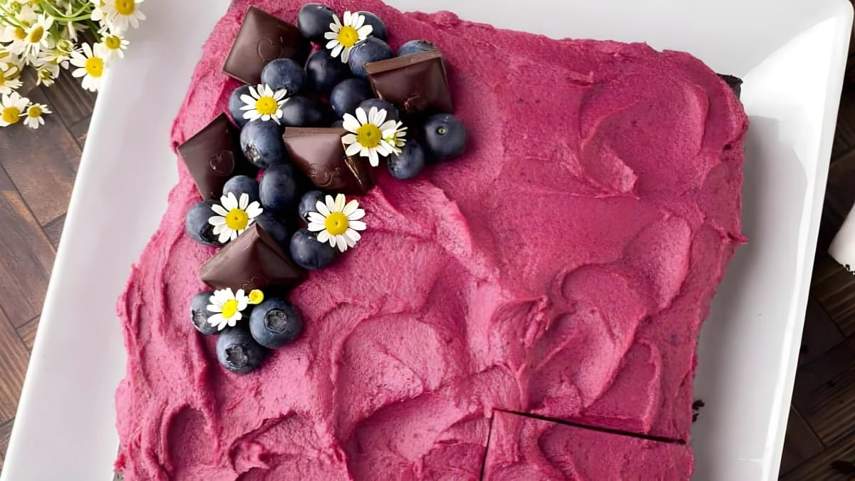 Blueberry Chocolate Cake