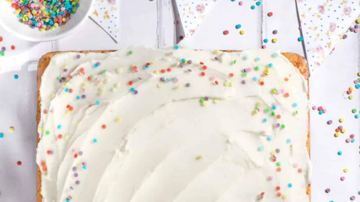 Fluffy Vanilla Tray Bake