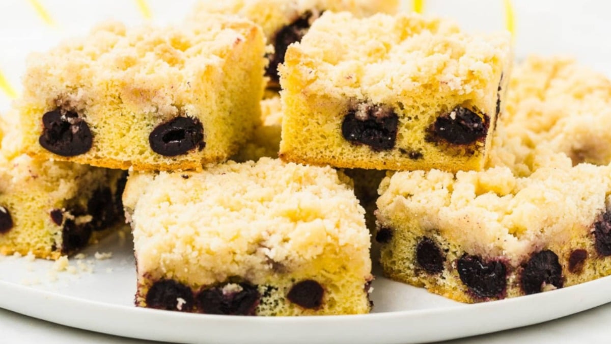 German Cherry Crumb Cake